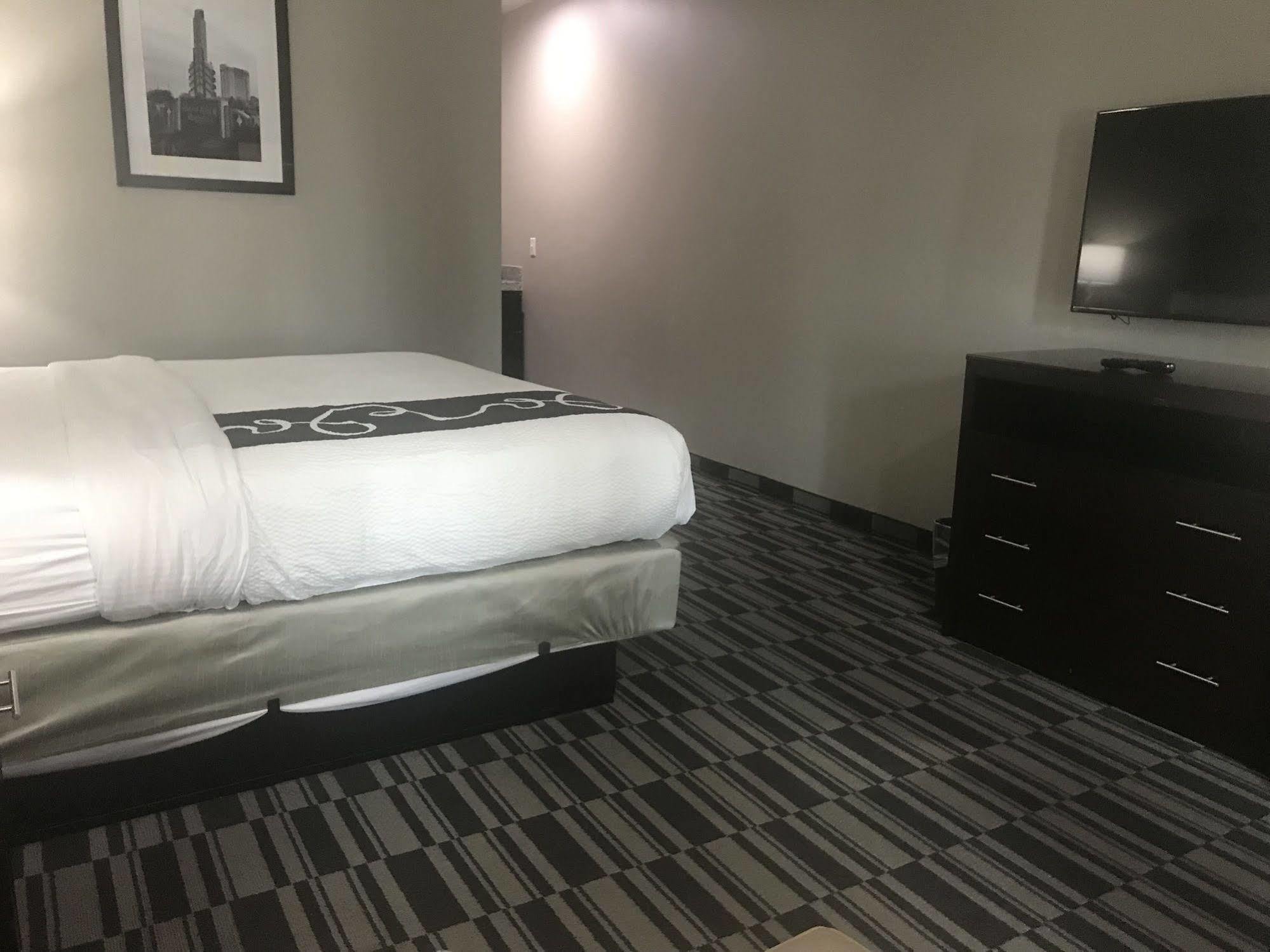 Catoosa Inn & Suites Extérieur photo