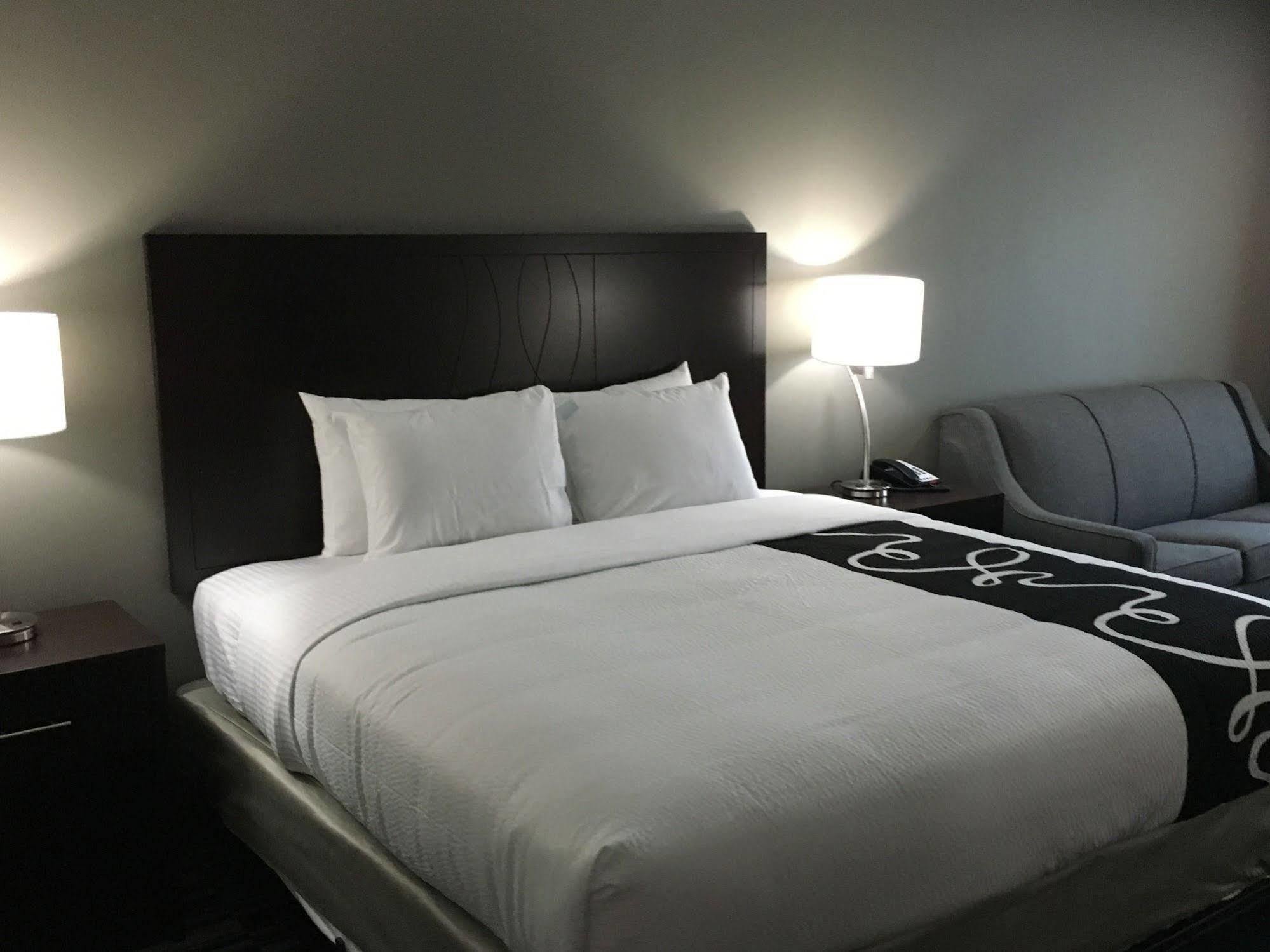Catoosa Inn & Suites Extérieur photo